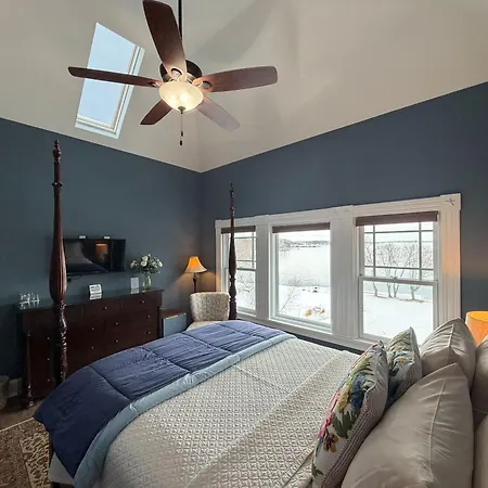 Saltair Inn Waterfront B&B-3